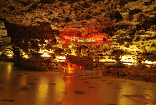 Meramec Caverns Jesse James Hideout